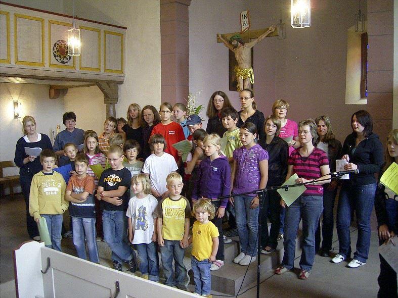 Kinder singen in der Kirche, 2009